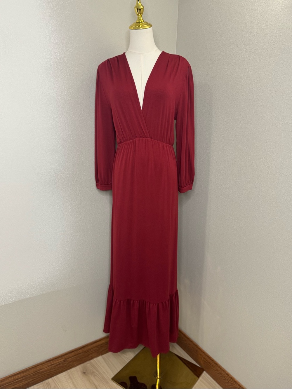 Fraiche by J Wine Tiered Maxi Dress Deep V Long Sleeve Size Large NWT